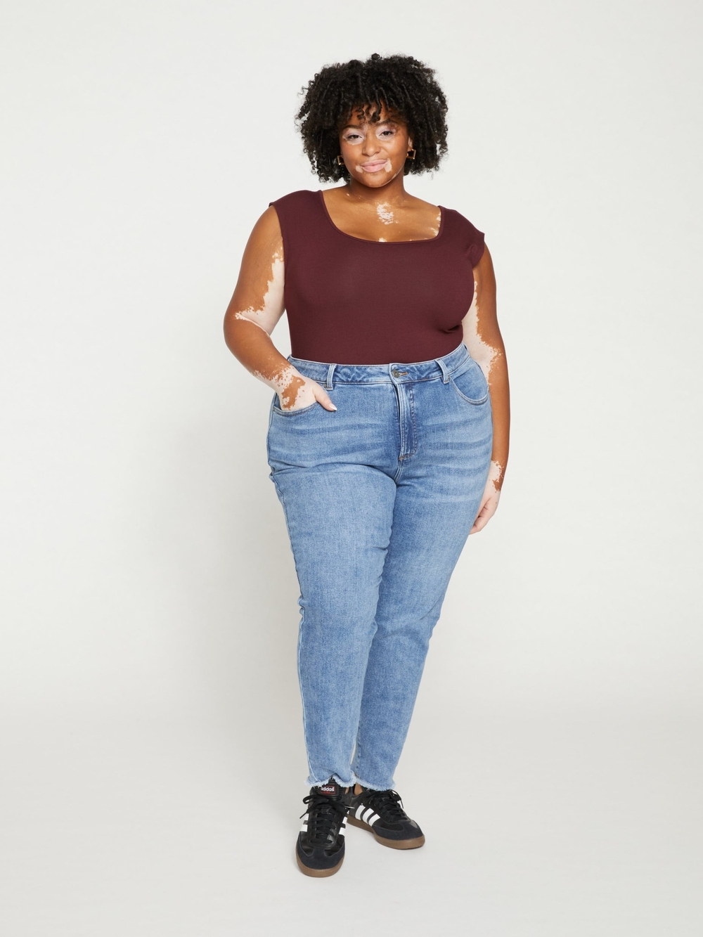 Joni High Rise Curve Slim Leg Jeans 27 Inch